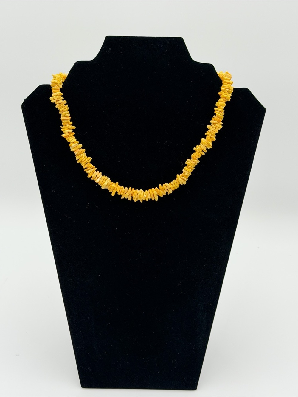 Handmade Yellow Shell Chip Choker Necklace 17”
